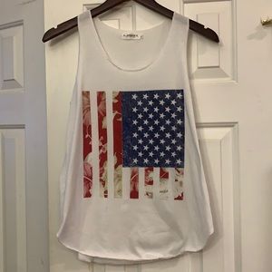 😍 L.A. Soul tank tee 4th of July **Light pens marks under flag M/L